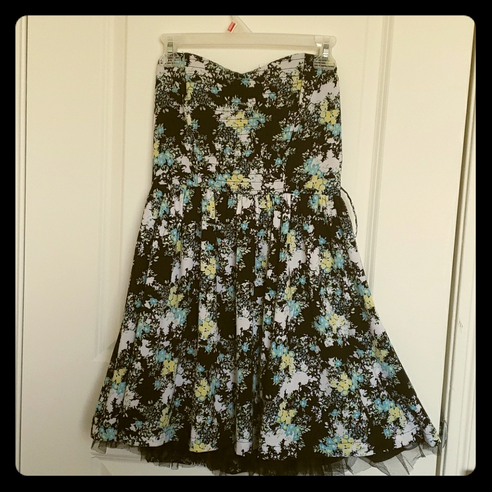 🦚 Sweetheart Neckline Strapless Dress